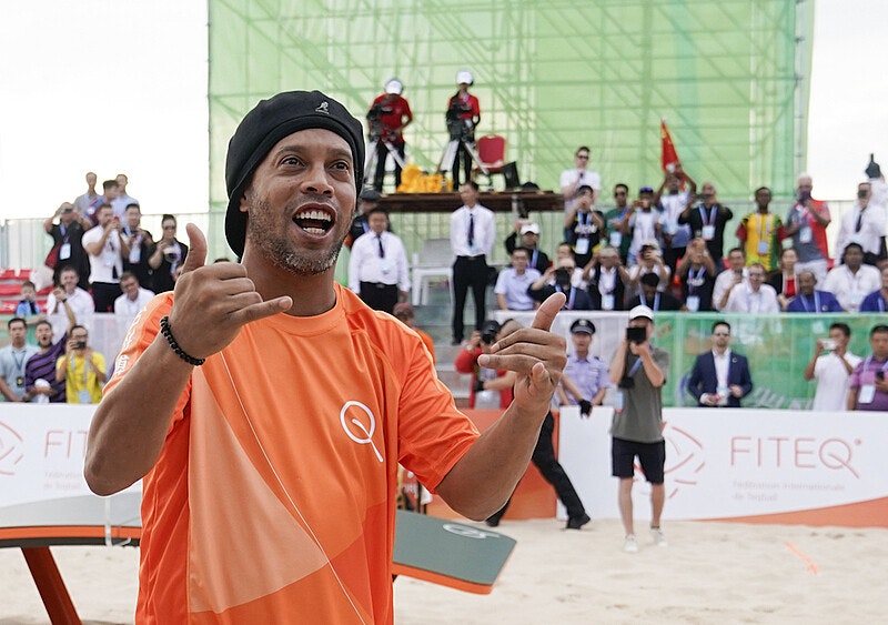Życie Ronaldinho zza krat. Upadek więziennictwa i element większej korupcji