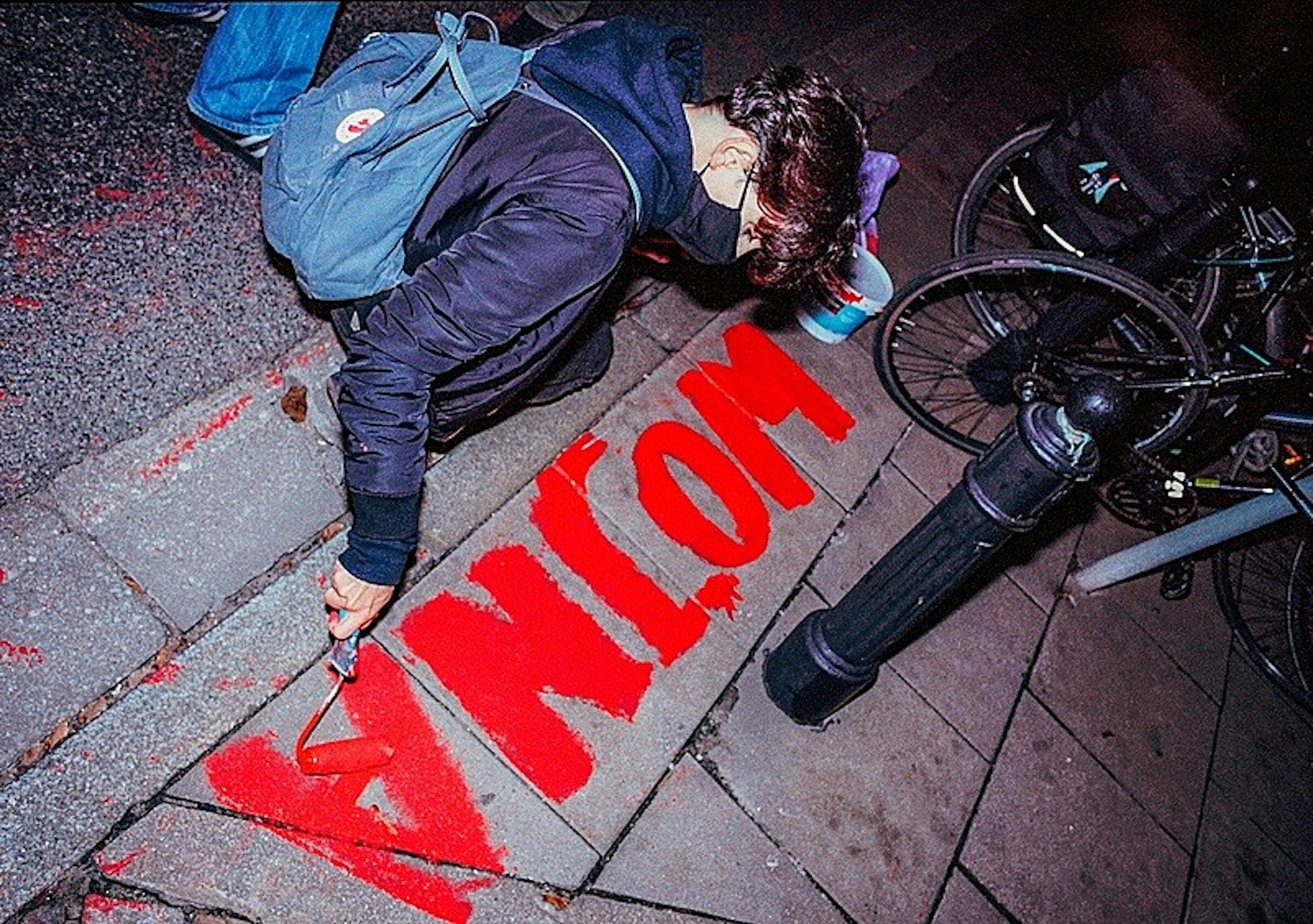 To koniec dziaderskich autorytetów i mediów. Główny nurt sam się składa do grobu (FELIETON)