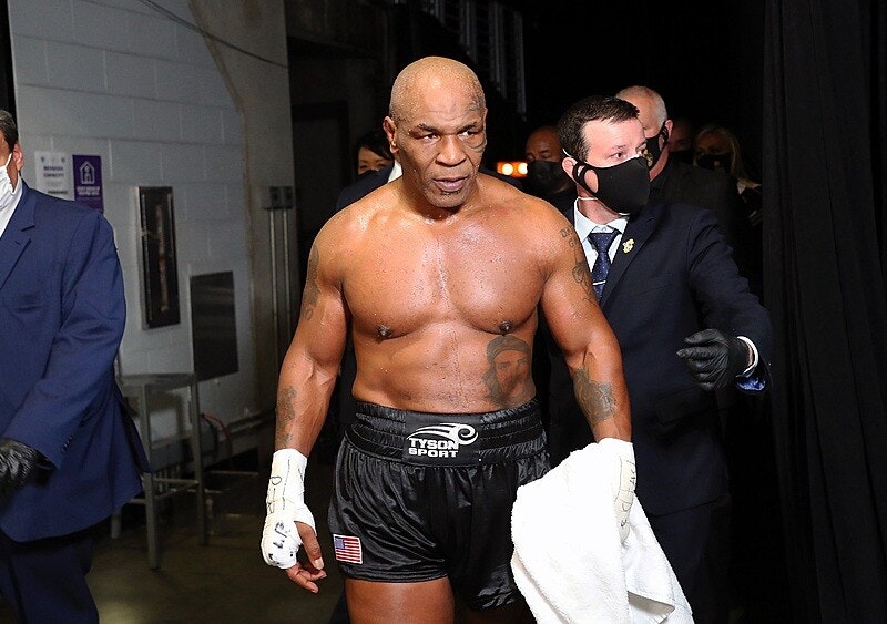 Remis zgodnie z planem. Mike Tyson wrócił na ring w „walce wujków na grillu”