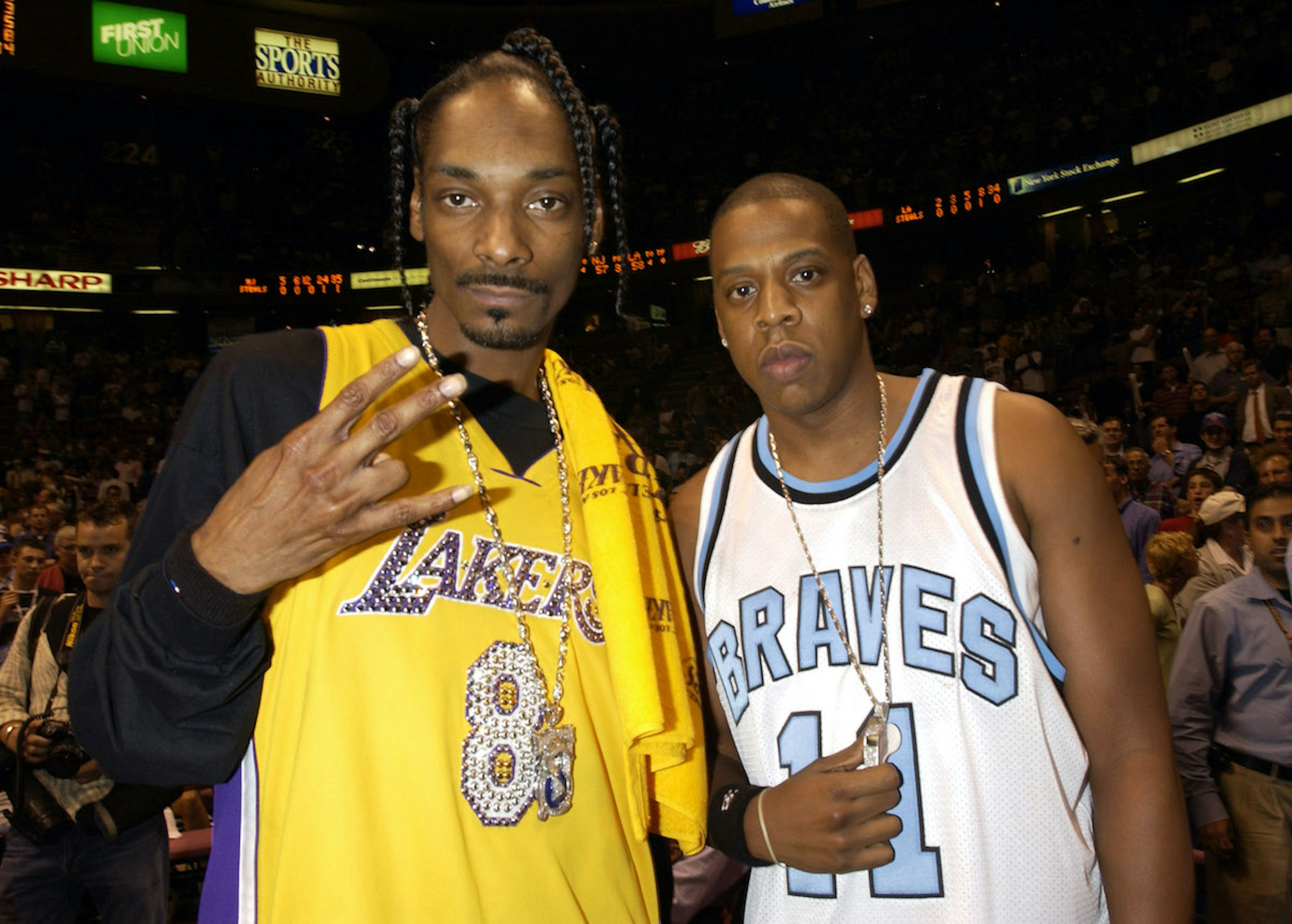 CelebritiSnoop Dogg Jay Zes at Game 4 of the NBA Finals with the Los Angeles Lakers and the New Jersey Nets