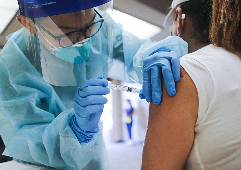 Rusza kolejny etap rejestracji na szczepienia. Co należy wiedzieć?