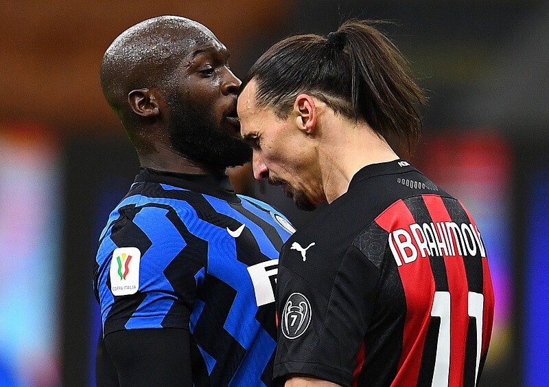 Gorąca walka byków. Interu i Milanu derbowa wojna na wyniszczenie 
