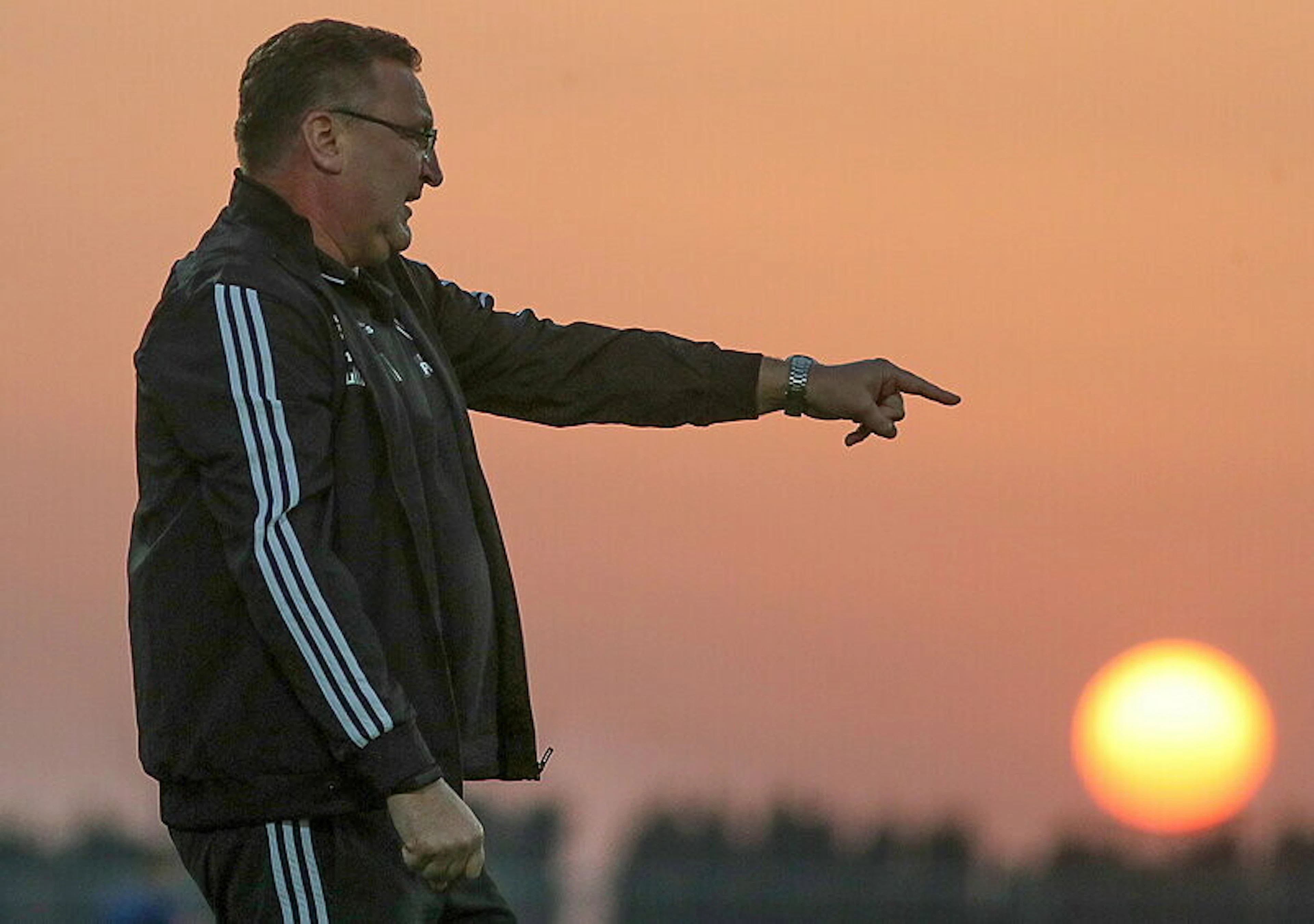 Z NOGĄ W GŁOWIE. Moja ekstraklasa. Pozytywny przewodnik po polskiej lidze