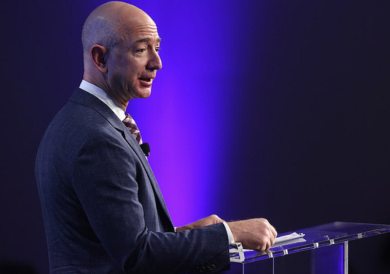 Dlaczego Jeff Bezos zrezygnował z funkcji CEO Amazona?