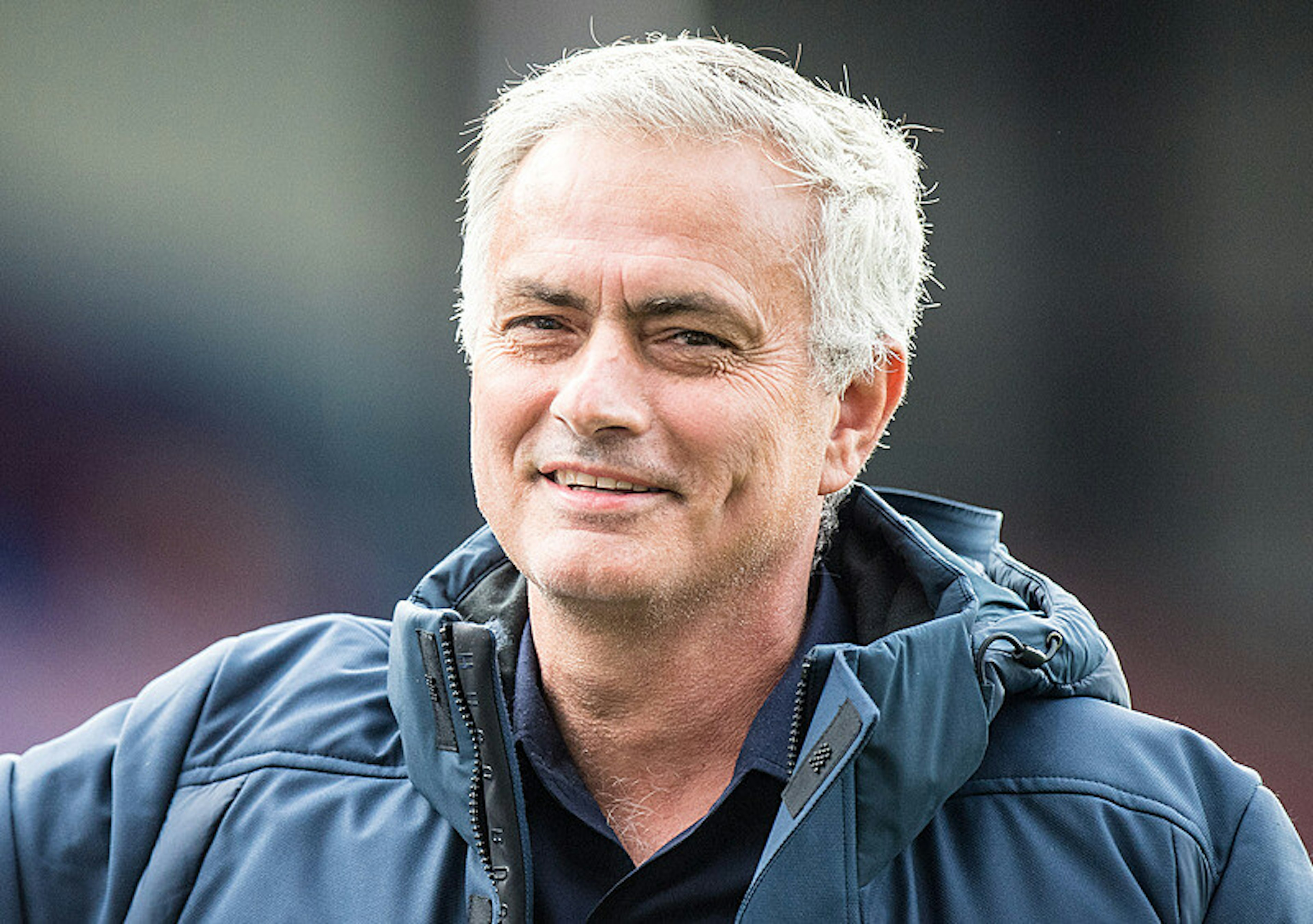 Jose Mourinho idzie w monetyzację. Może rzucić trenerkę, a na konto i tak płynąć będą miliony