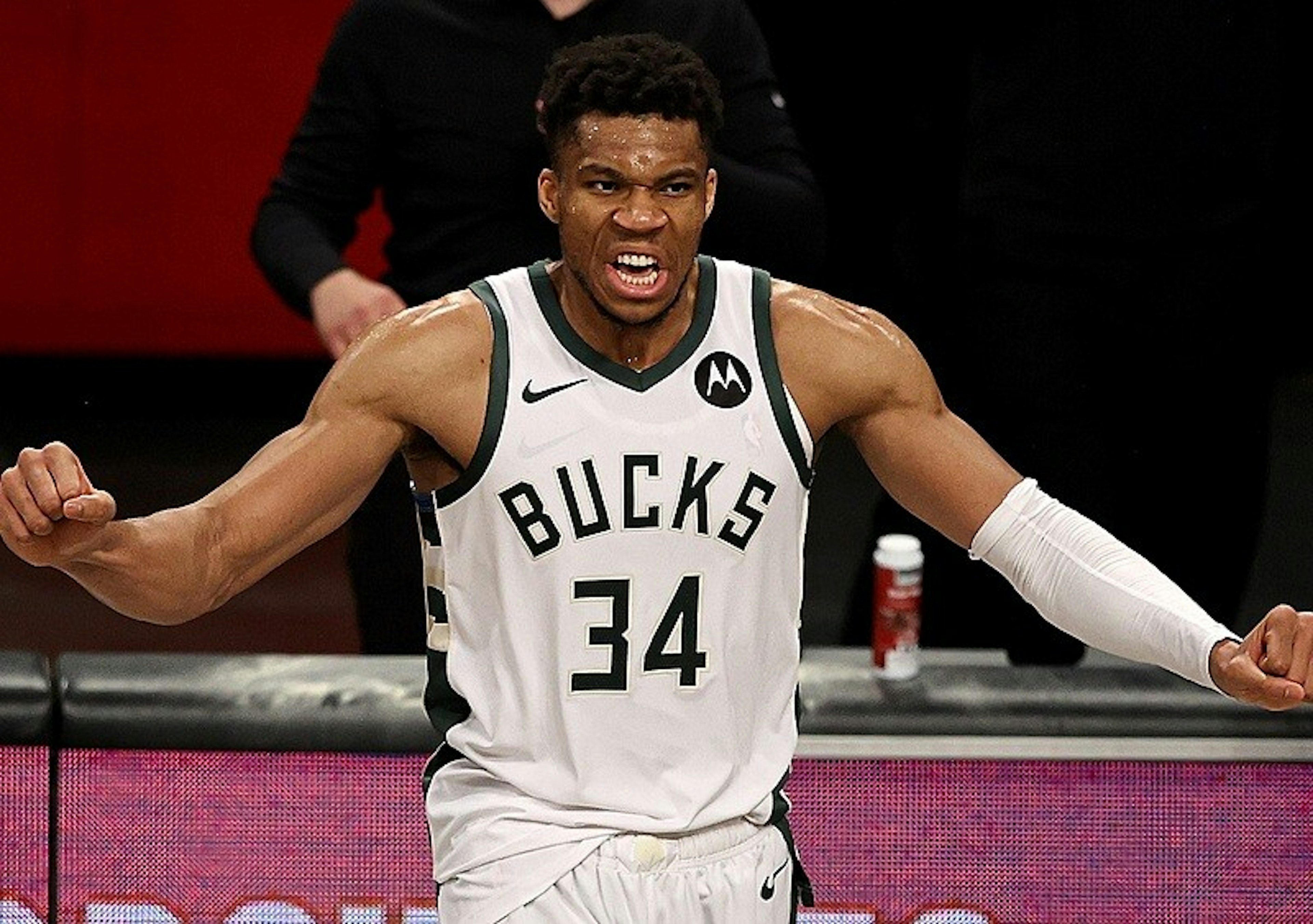 Więcej szczęścia niż rozumu. Milwaukee Bucks skruszyli mistrzowskie nadzieje Brooklyn Nets