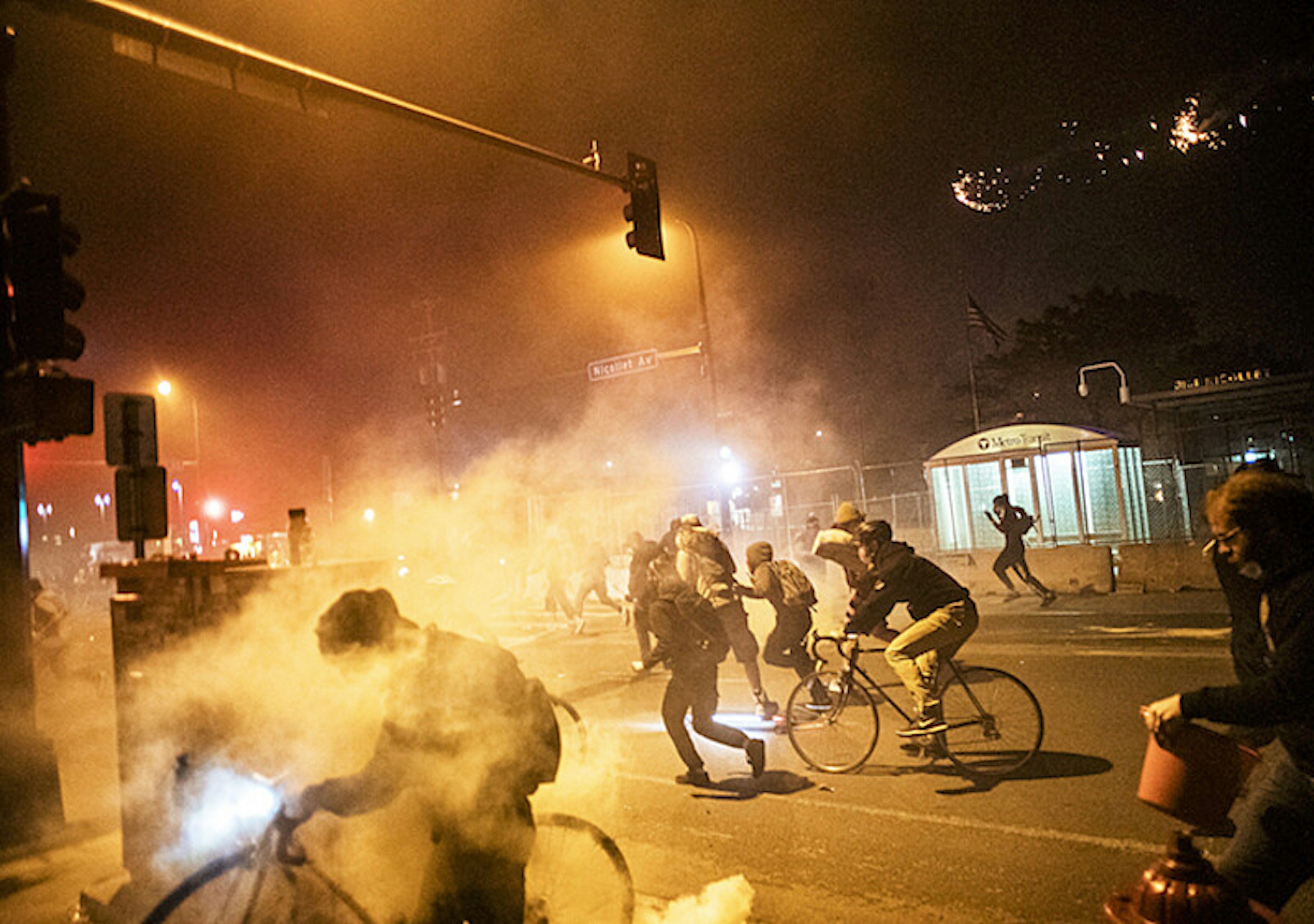 Podczas nocnych zamieszek w USA zdemolowano najpopularniejsze sklepy streetwearowe