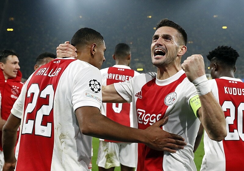 Ajax Amsterdam wiruje w tańcu milionów euro. Wodzirej Ten Hag znowu to zrobił 