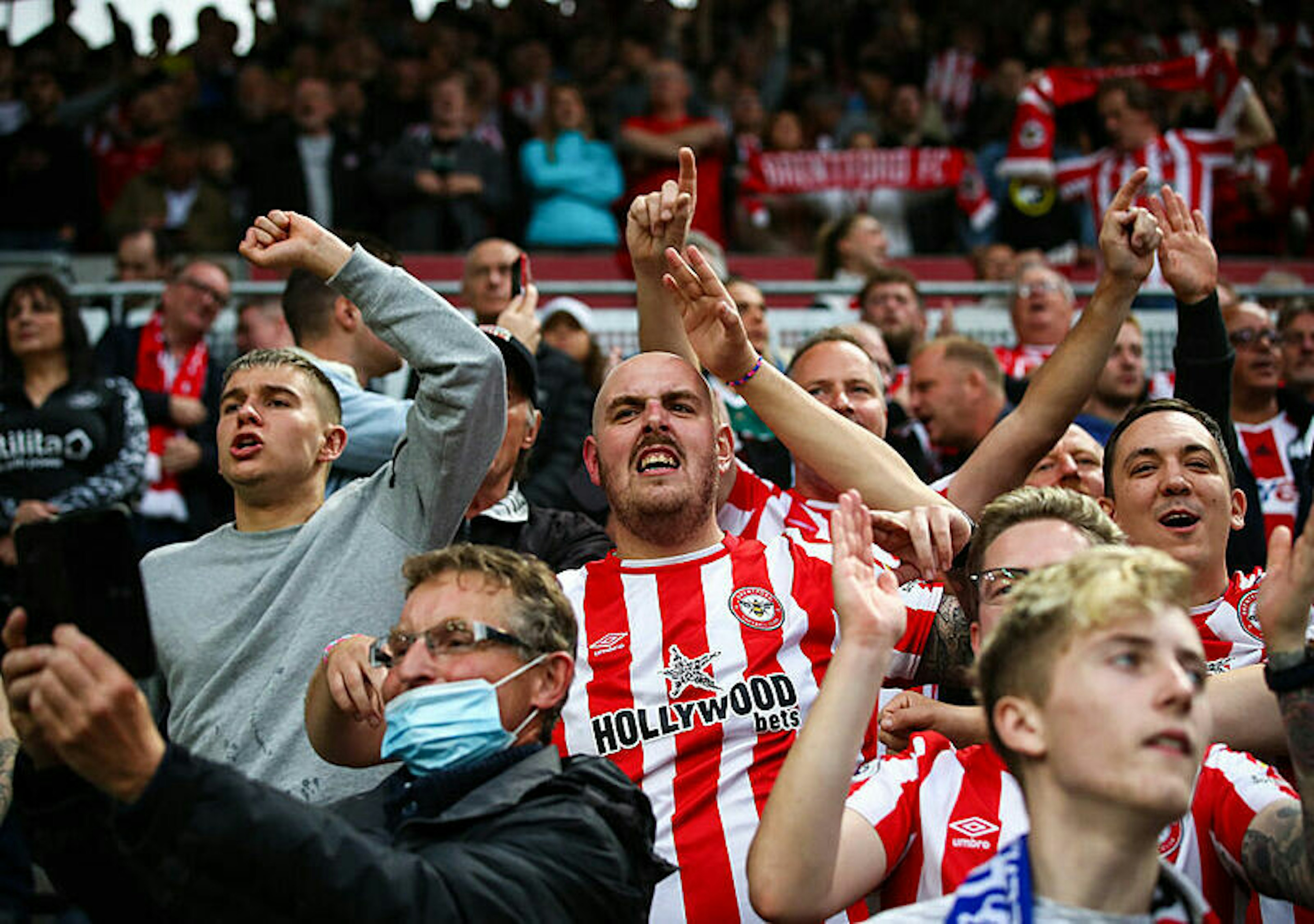 TYGODNIÓWKA #94. Koszulkowy zawrót głowy. Jak ludzie z Brentford próbują ruszyć nasze sumienia