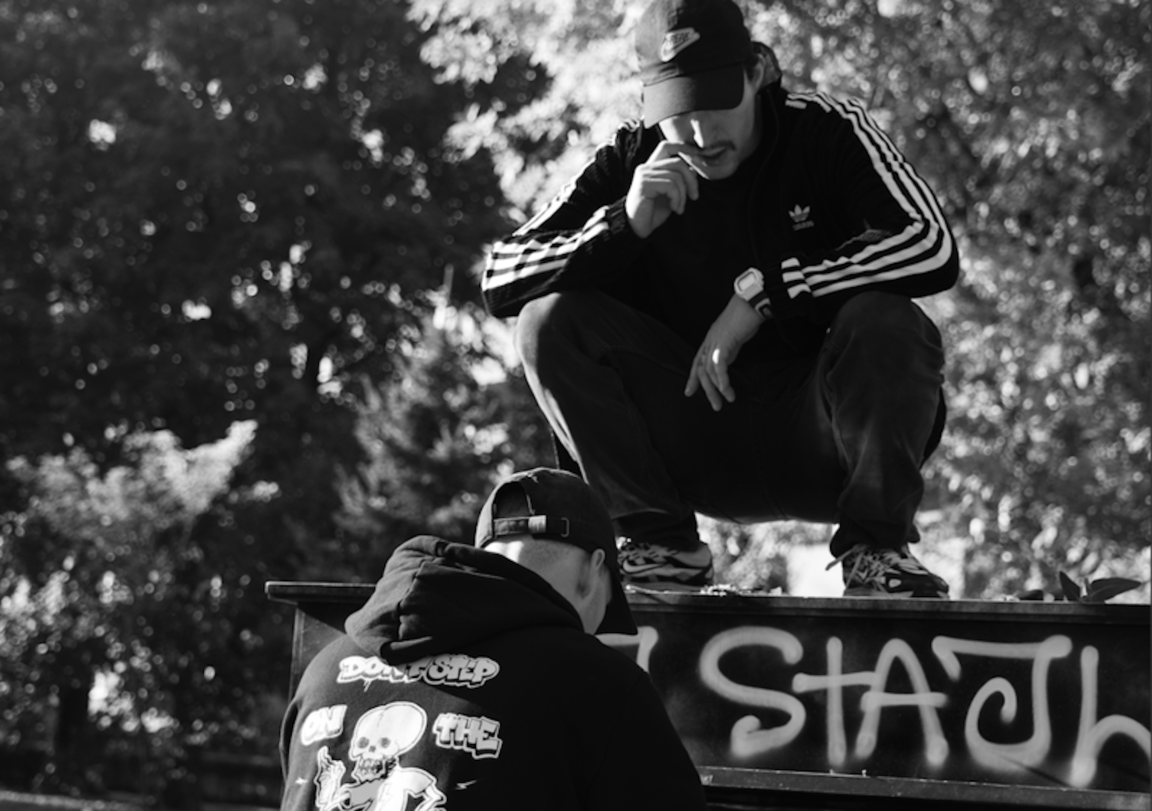 Dilerzy też pragną miłości. Recenzujemy „Złoty strzał” ekipy ĆPAJ STAJL