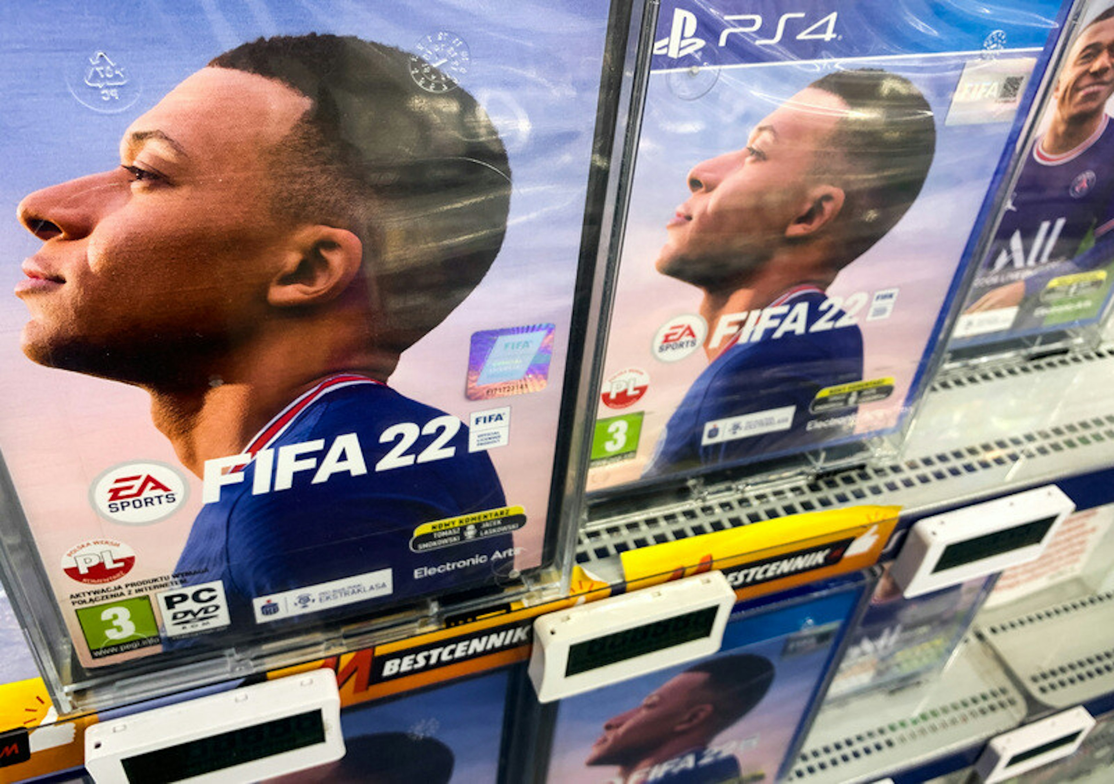 FIFA 23 kontra huba i inne pasożyty. Dlaczego EA Sports pokazał Infantino środkowy palec?