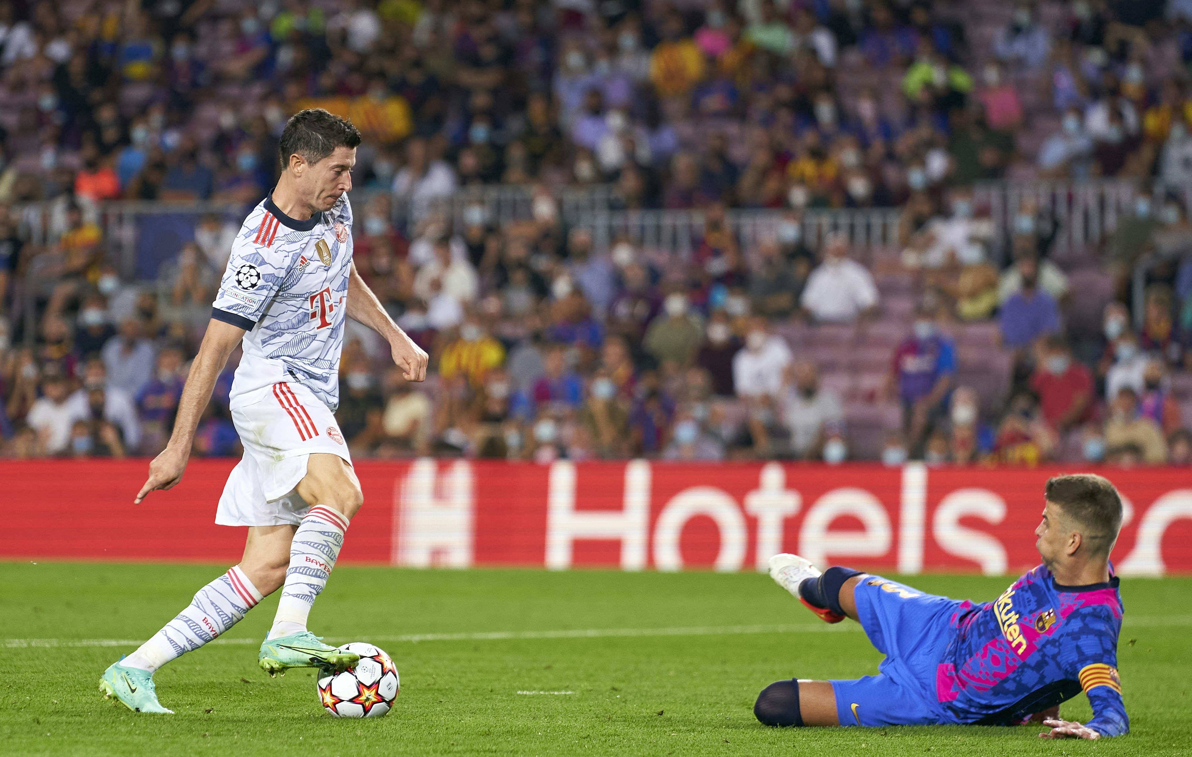 FC Barcelona v Bayern München: Group E - UEFA Champions League