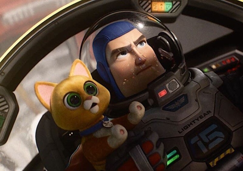 „Buzz Astral”: kiedy kot kradnie show reszcie filmu (RECENZJA)