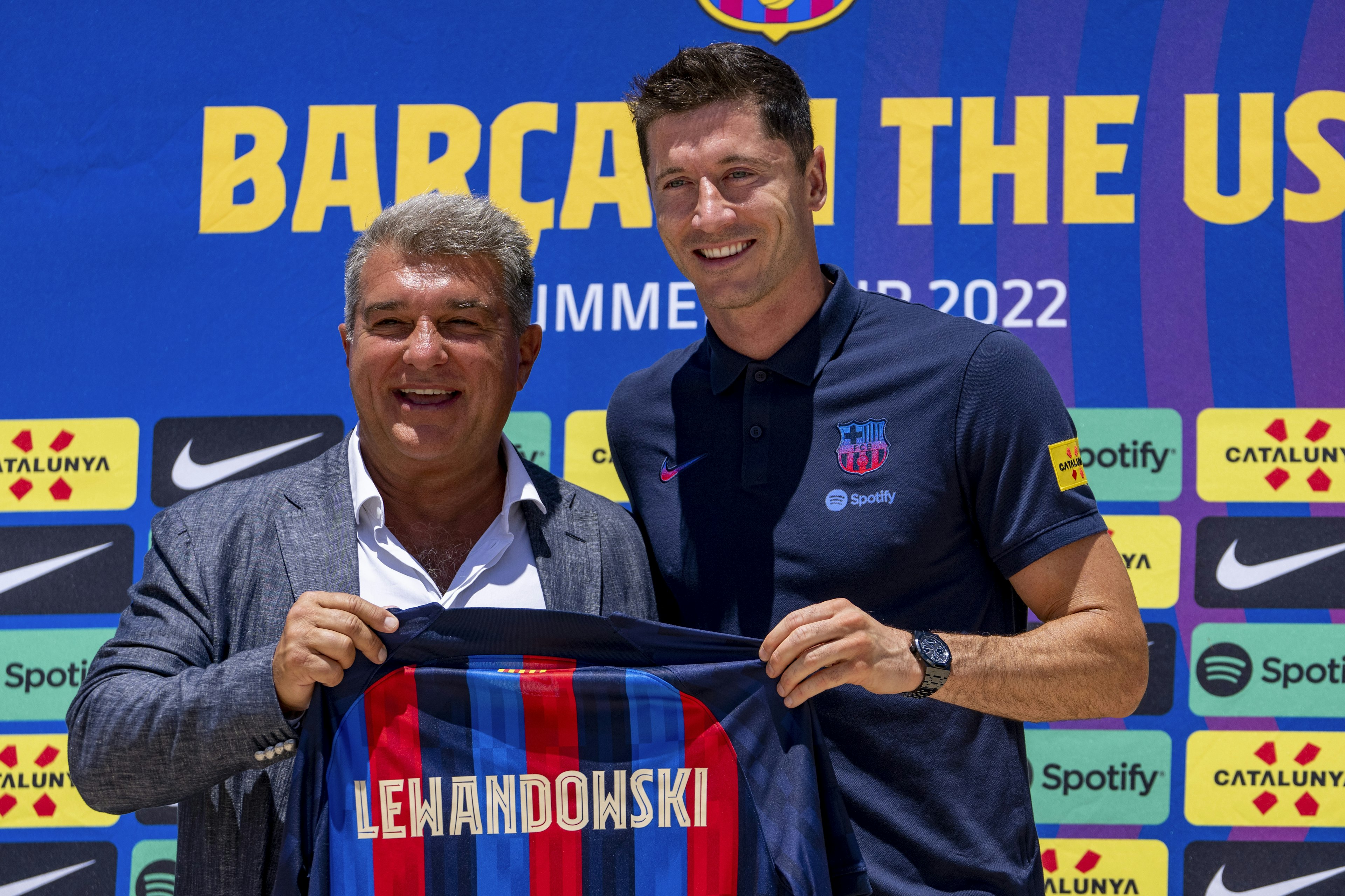 FC Barcelona Introduce Robert Lewandowski