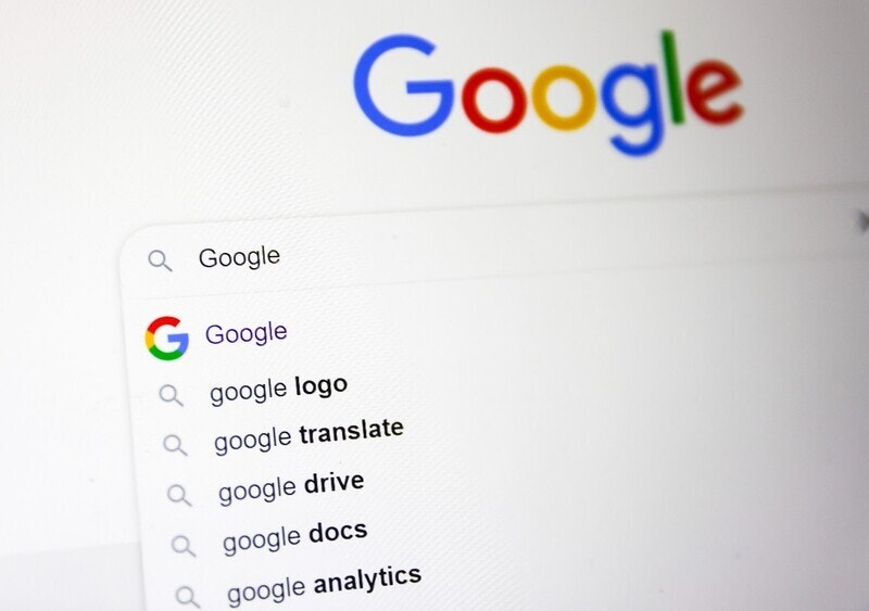 Dlaczego w necie jest tyle durnych artykułów o niedzielach handlowych? Rzecznik Google wyjaśnia