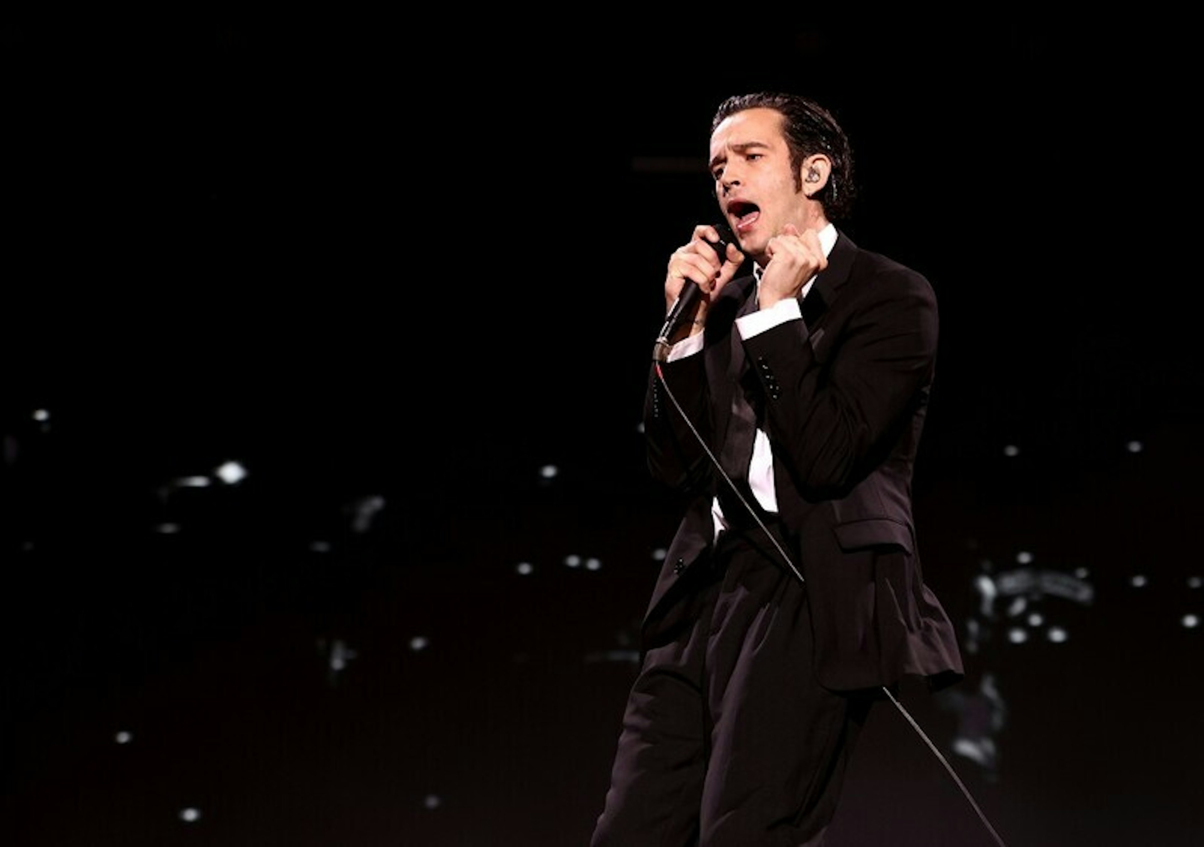 Pretensjonalny głos pokolenia. O co chodzi z The 1975?