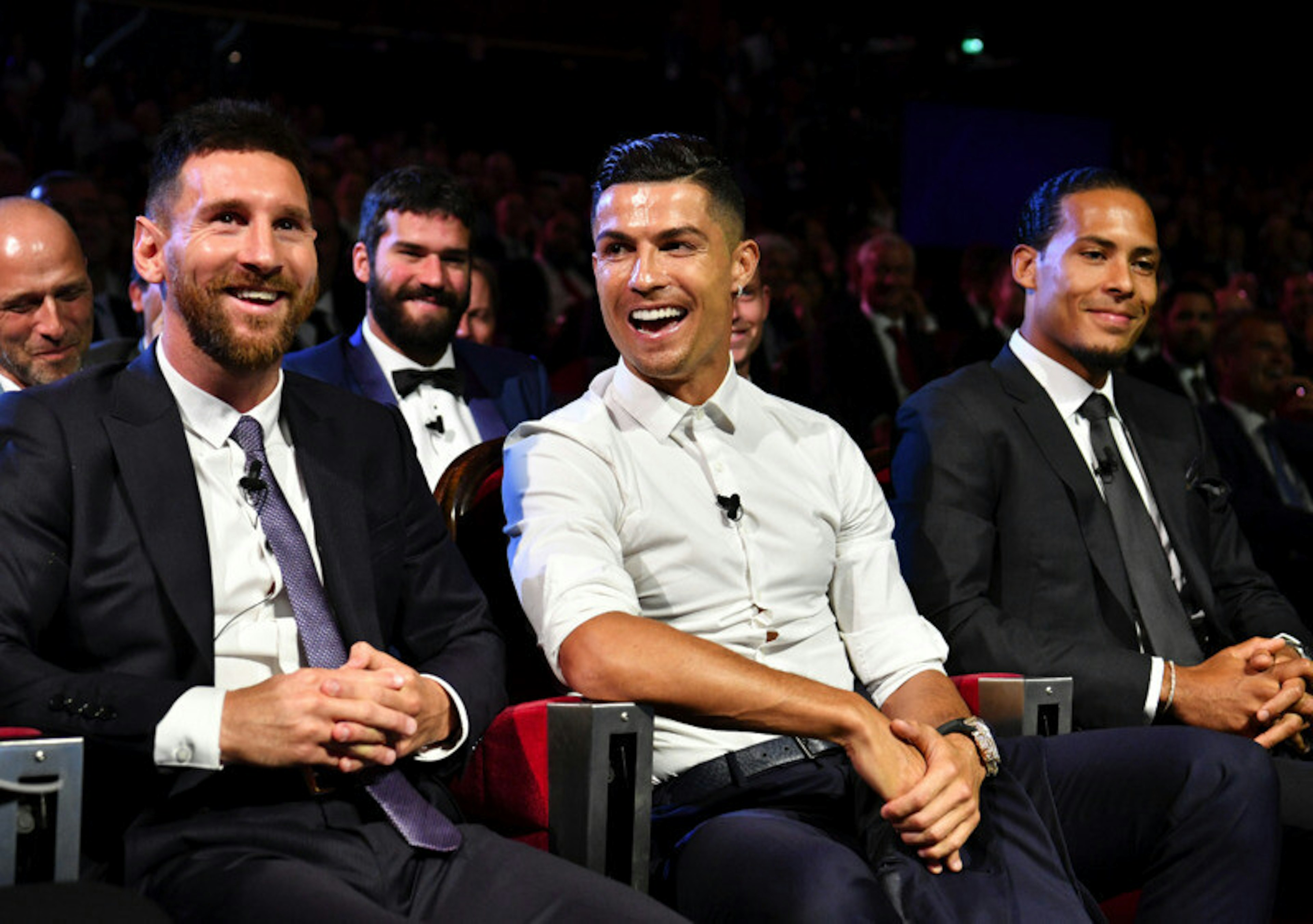 Ostatni taniec, ale w całkowicie innym rytmie. Leo Messi, Cristiano Ronaldo i dwie różne sytuacje przed mundialem