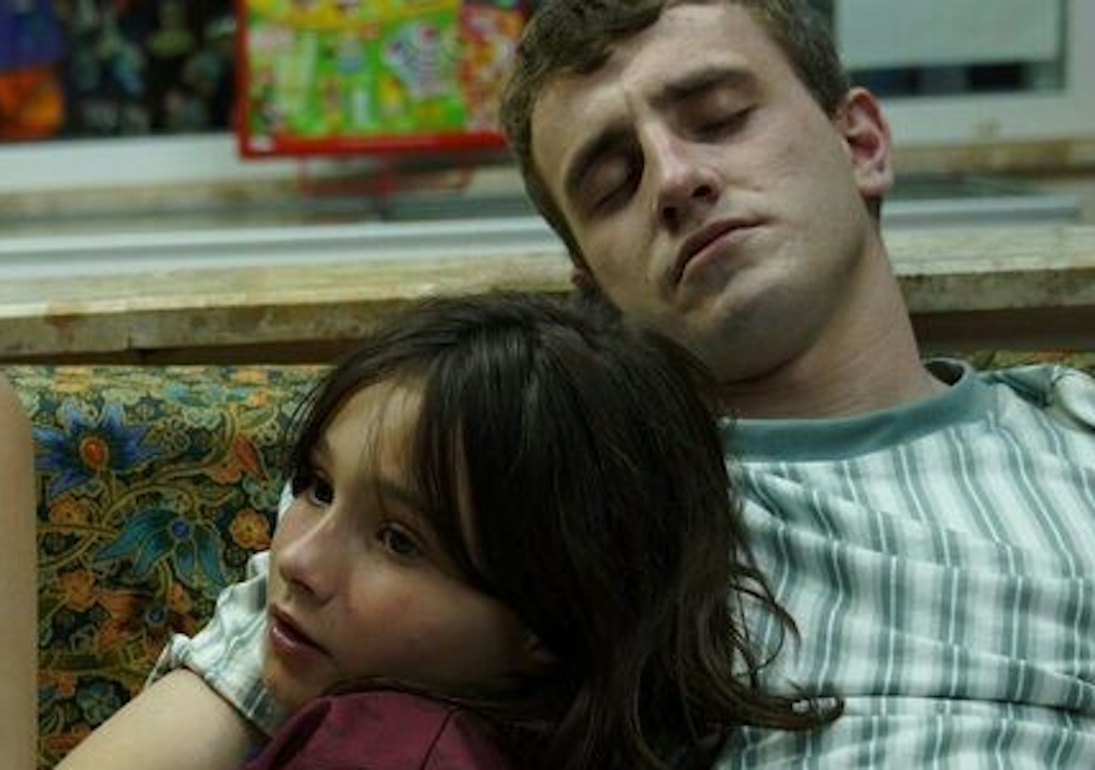 Dwugłos o „Aftersun”: jak ten film odbiera ojciec dwójki dzieci, a jak bezdzietny?