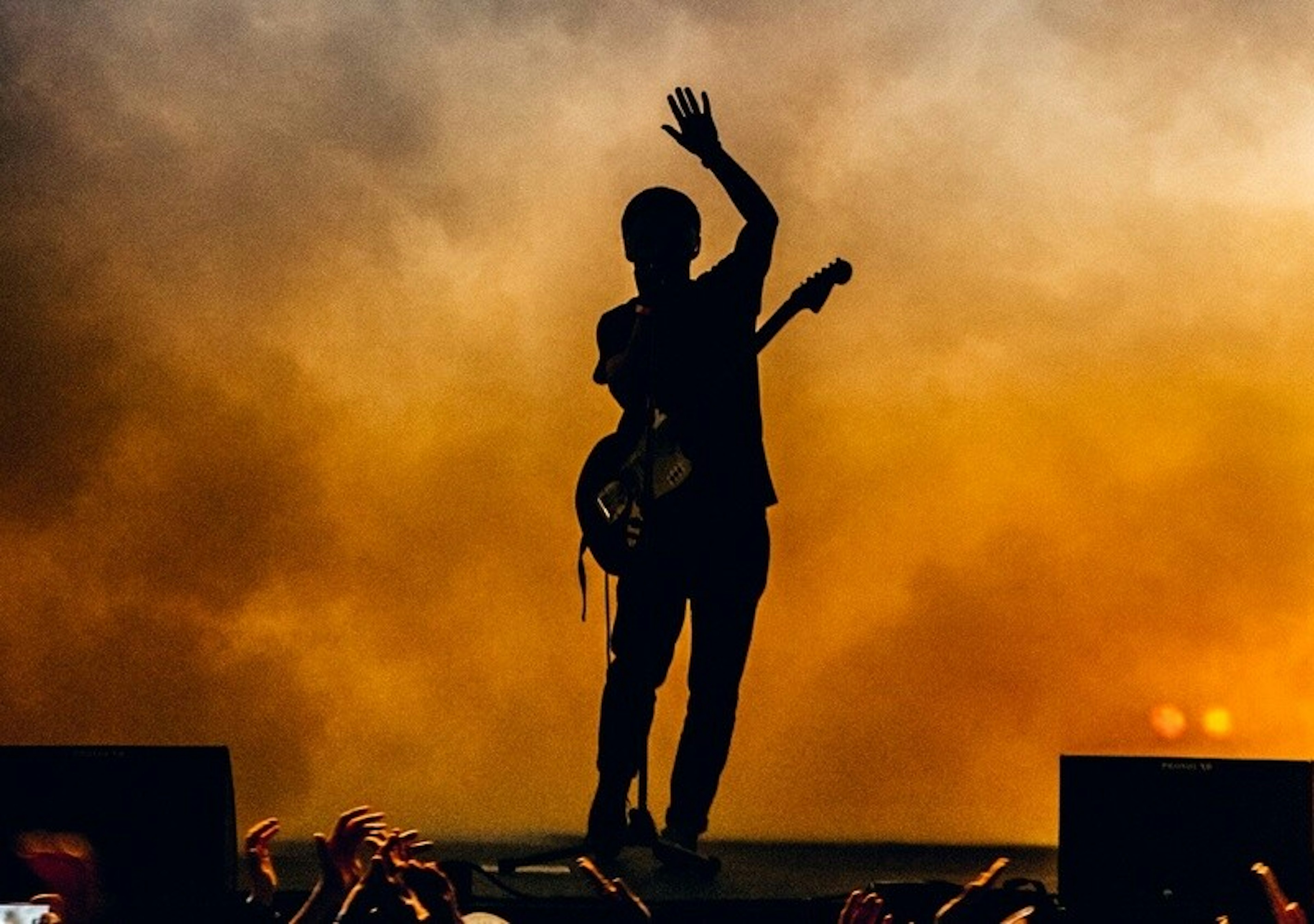 Artur Rojek: „Musiałem przejść szkolenie z Playboia Cartiego”