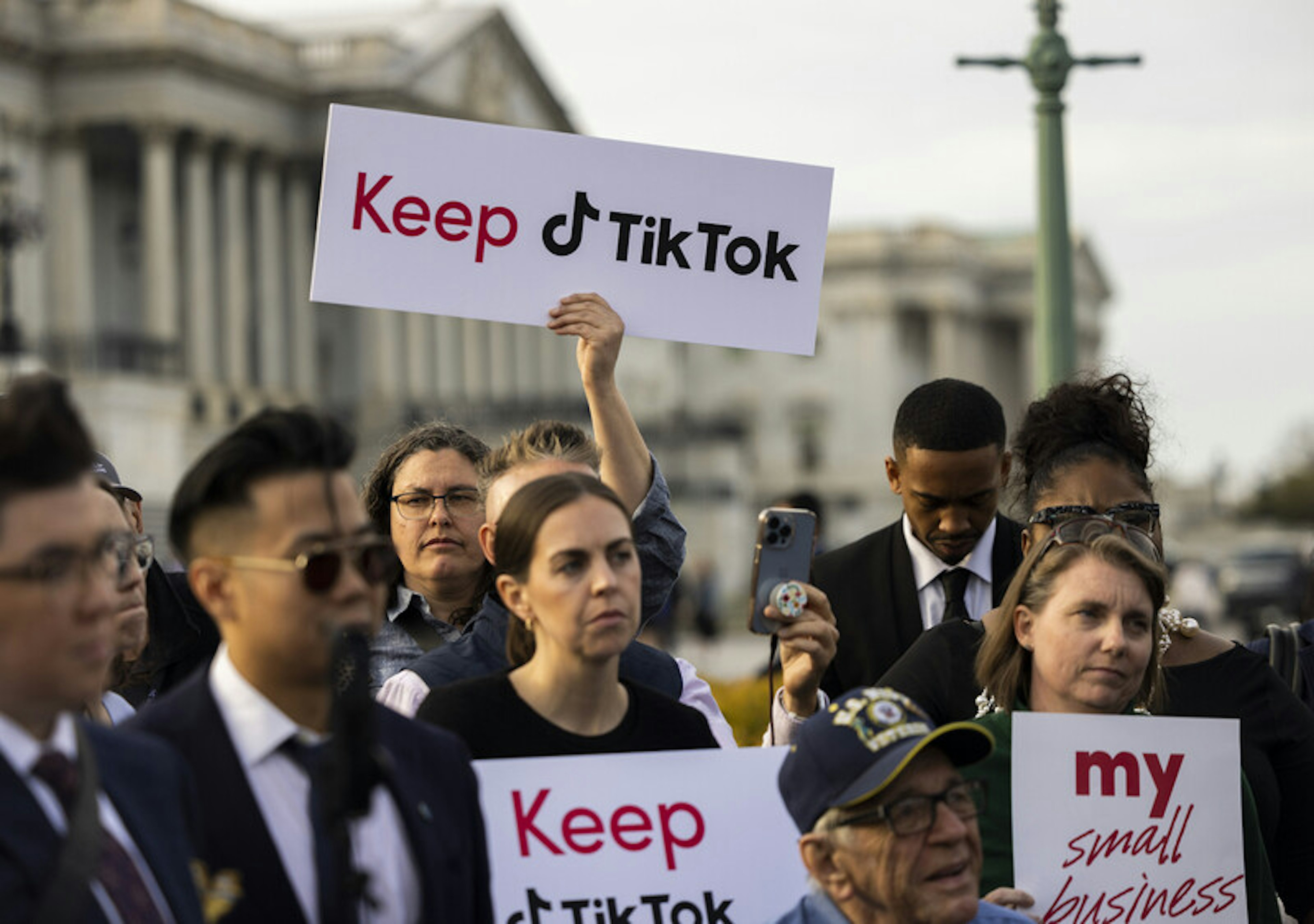 TikTok stał się lepszą wyszukiwarką niż Google? Sprawdzamy