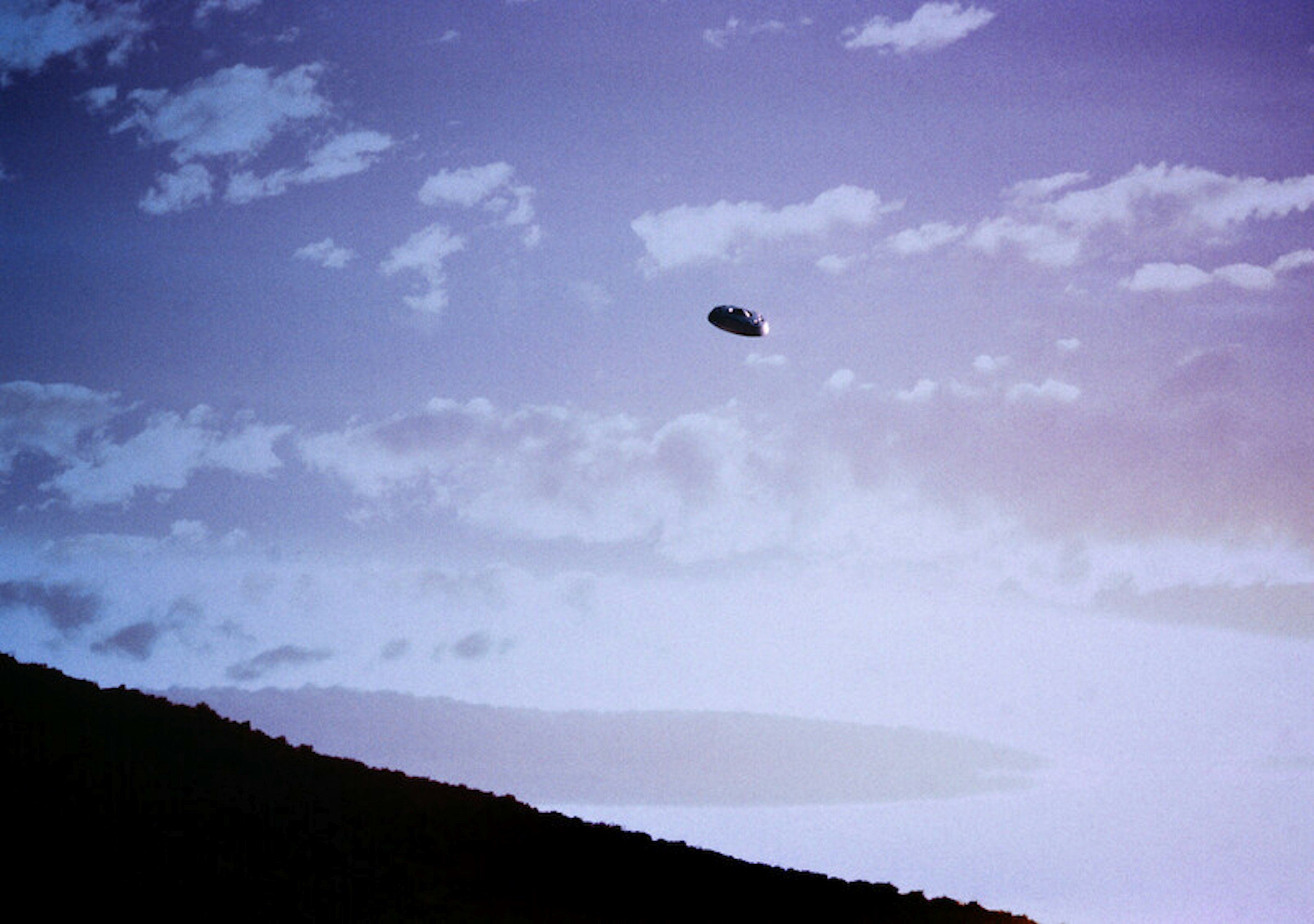 Wciąż bardziej obcy. Kronika bliskich spotkań z UFO w Polsce