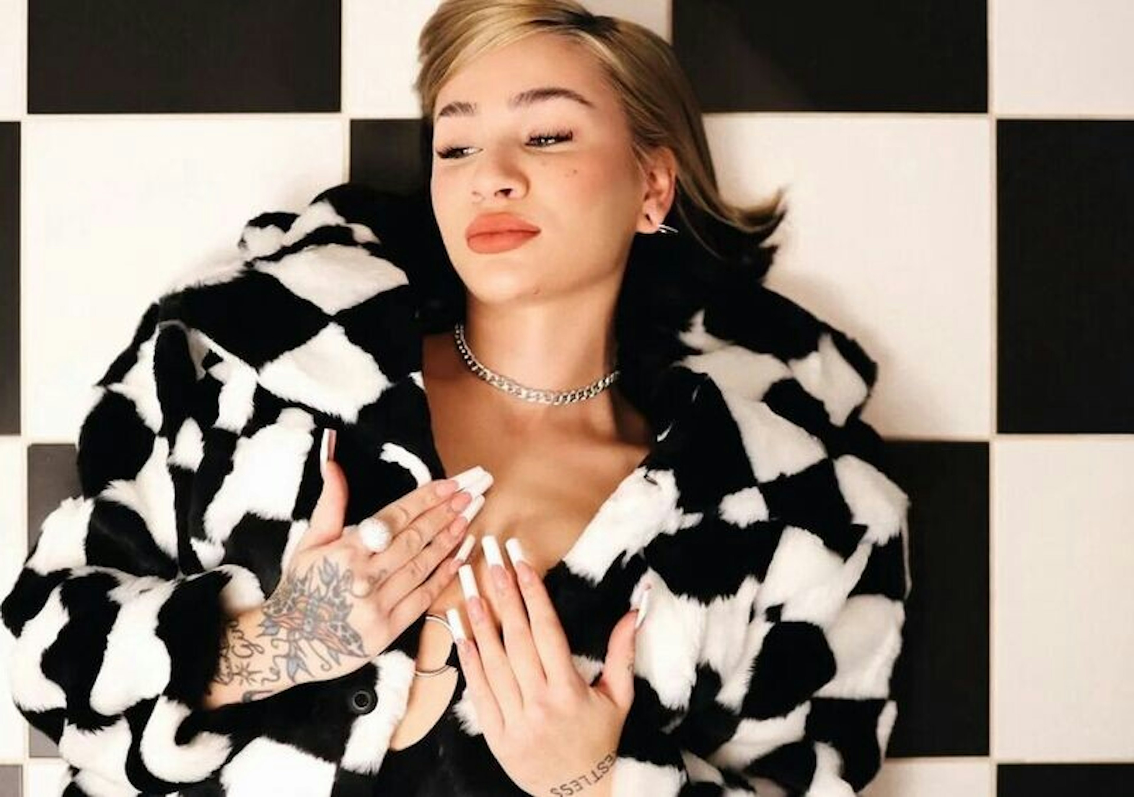 Mniej braggi, więcej emocji. „Wifey MIXTAPE” to najlepszy projekt Dziarmy? (RECENZJA)