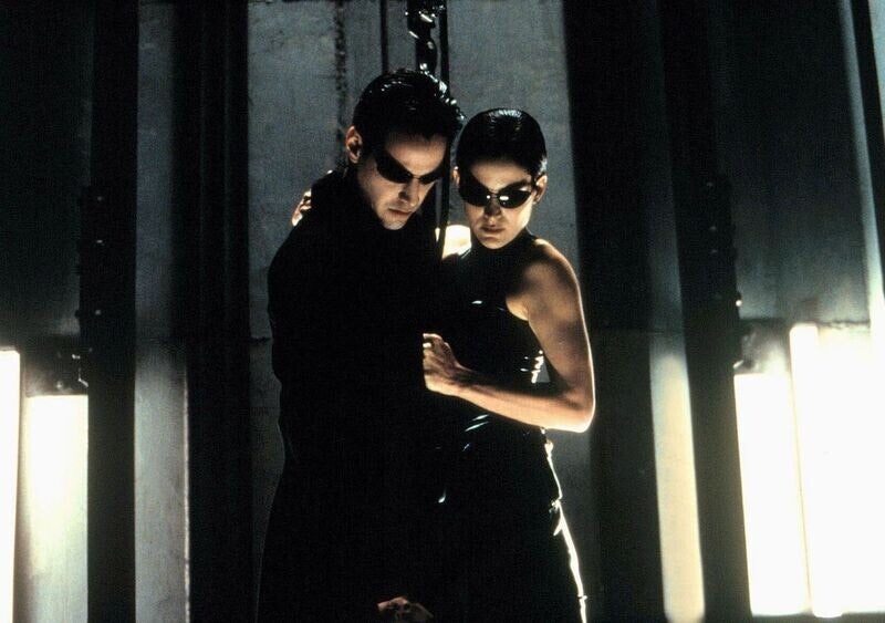 25 lat temu do kin trafił „Matrix”. Trudno uwierzyć, ile rzeczy przewidział ten film