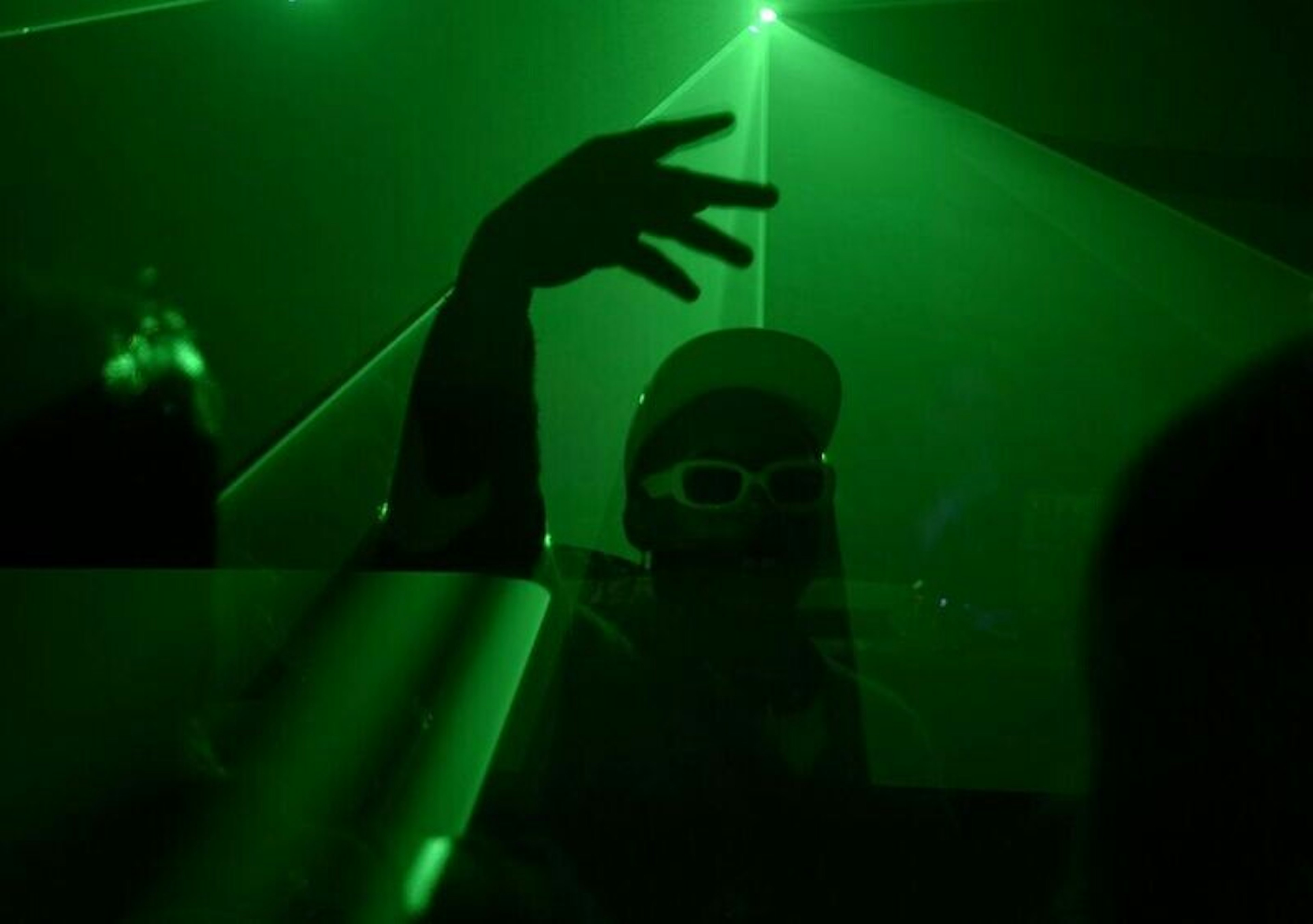 Manieczki – stolica polskiego techno? Obejrzeliśmy film „Rave”