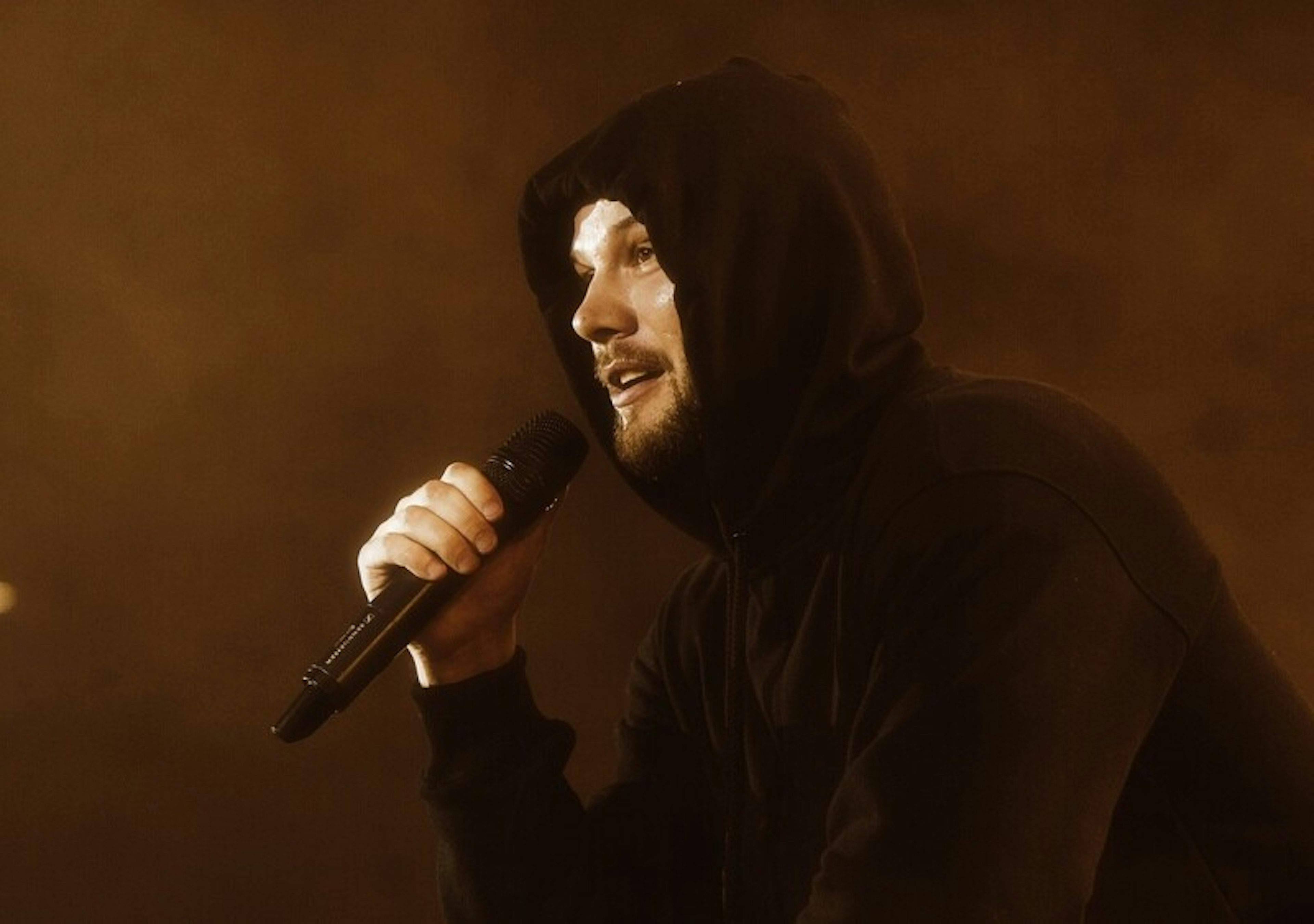 Zrobił sold out na Narodowym szybciej niż Taco, sprzedał więcej biletów niż Kendrick. Kim jest Max Korzh?