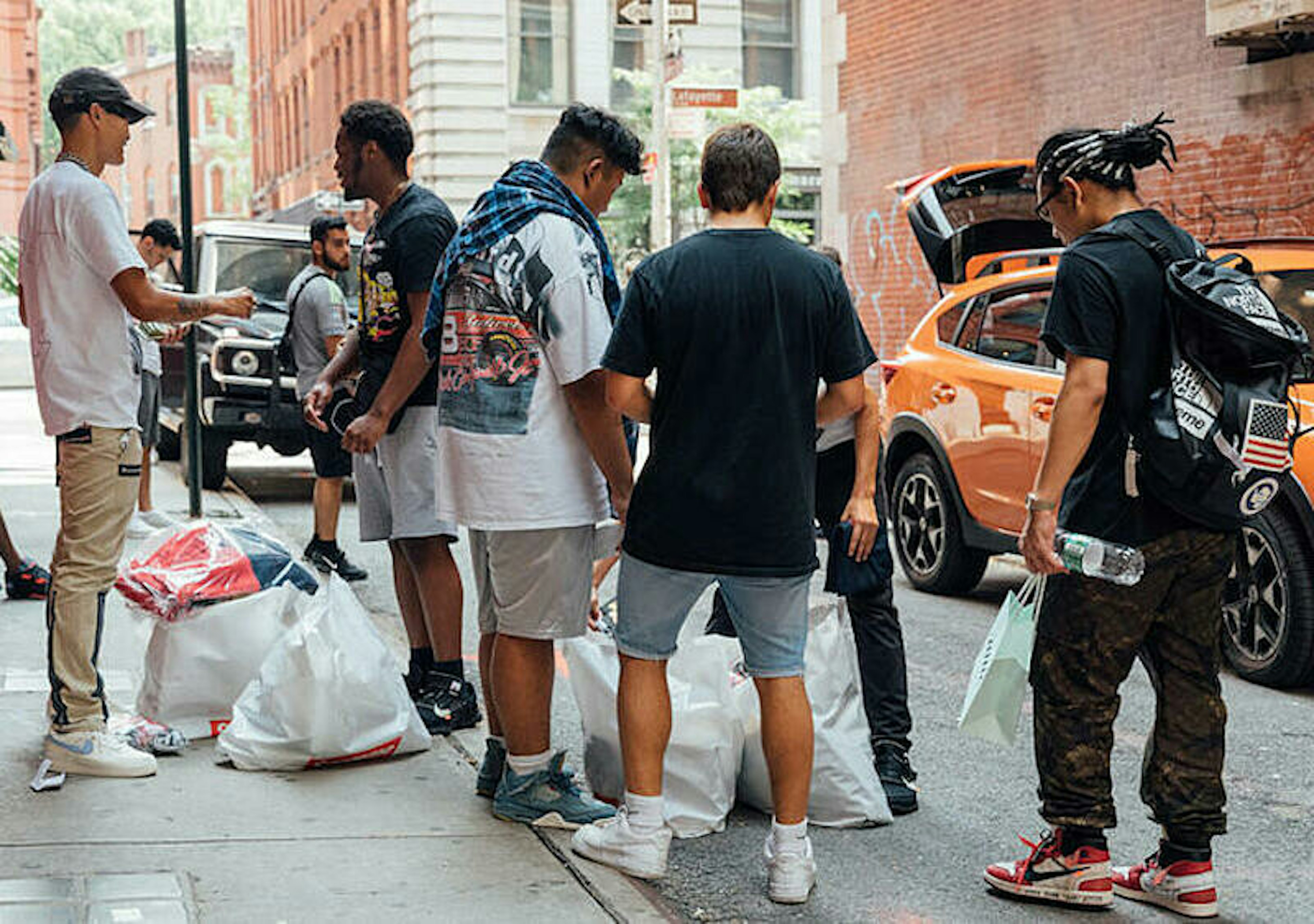 Kilka przykładów tego, jak marki streetwearowe angażują się w projekty ekologiczne