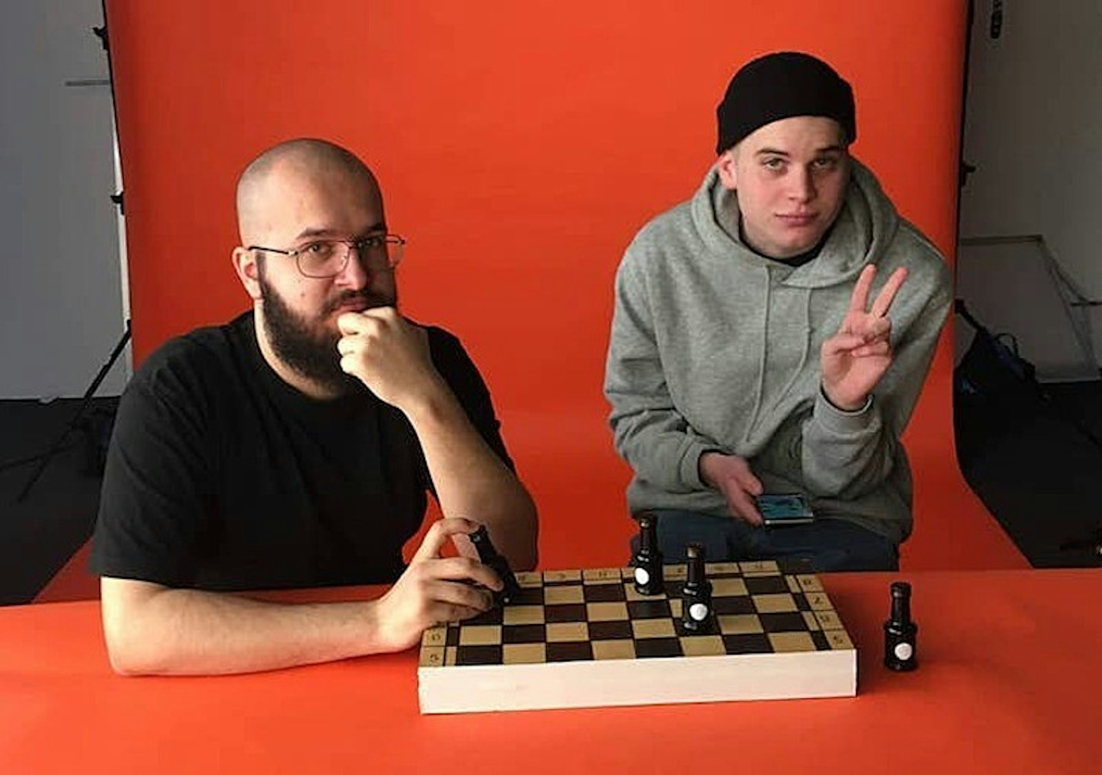 Janek, czy ty aby nie przesadzasz? Trzy pierwsze miejsca na Liście Przebojów dla Jana-rapowanie...