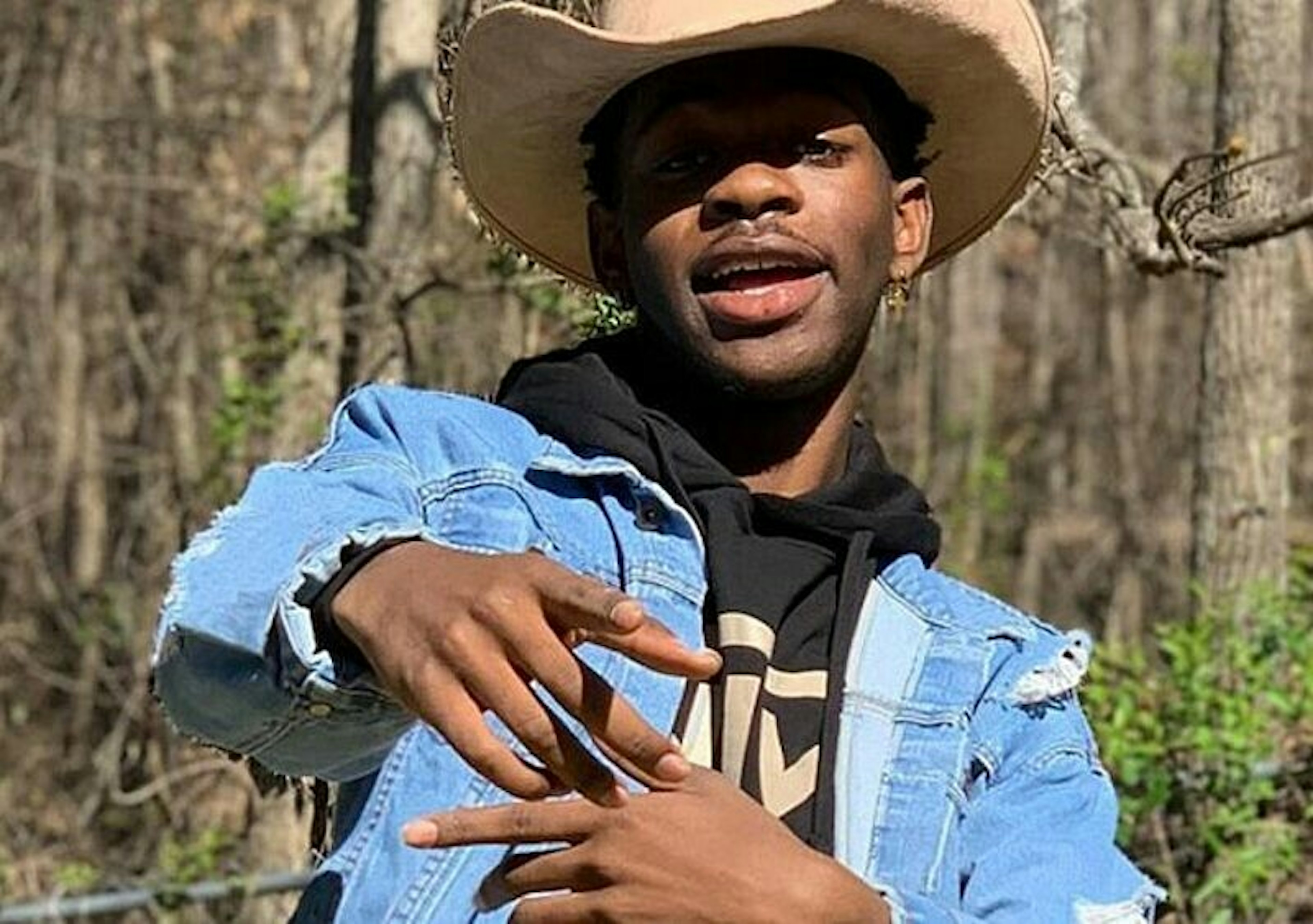 Country trap, TikTok i uprzedzenia Billboardu. Wyjaśniamy fenomen hitu Old Town Road