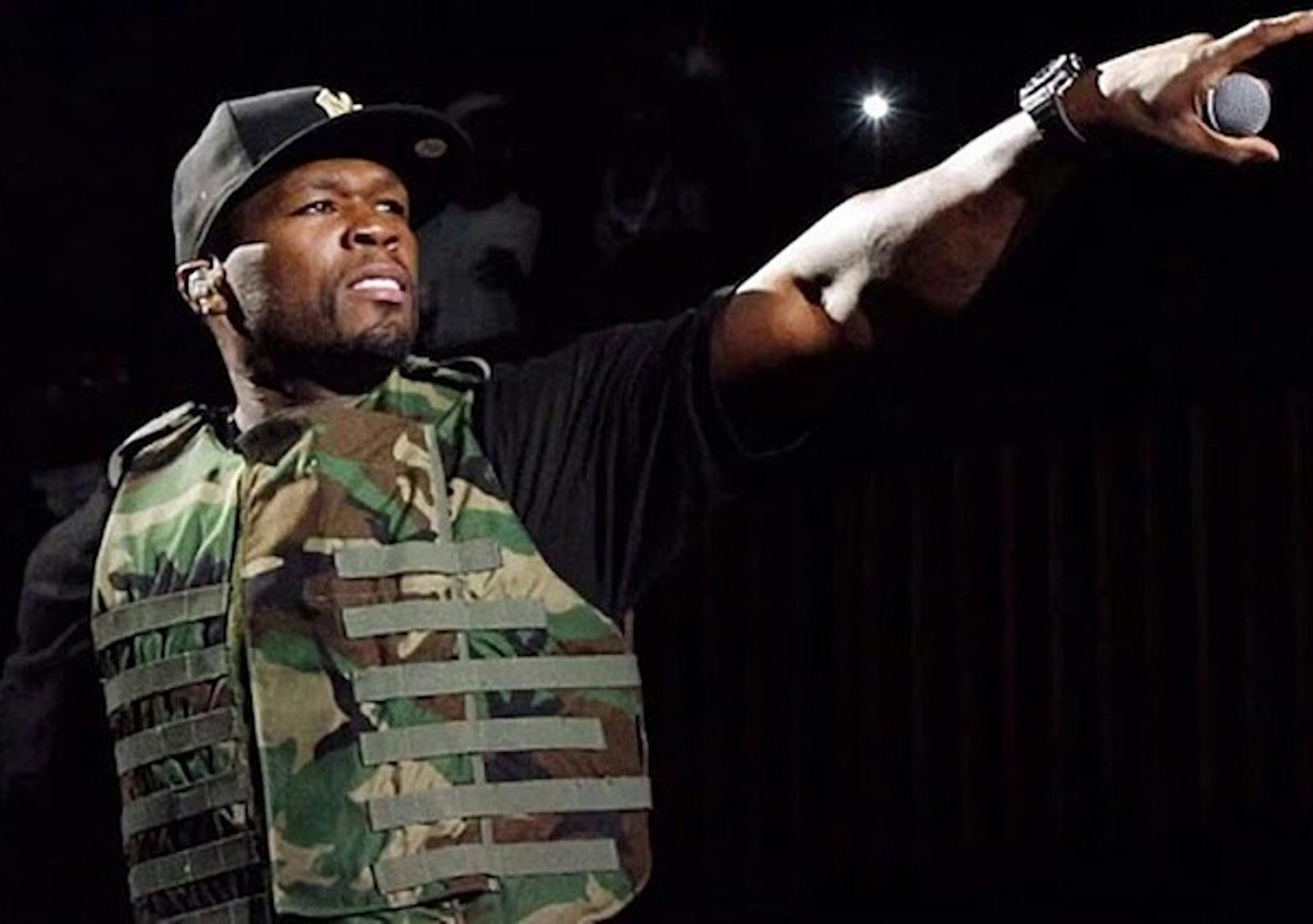 Nowojorscy policjanci dostali pozwolenie na strzelanie do 50 Centa? Raper boi się o swoje życie